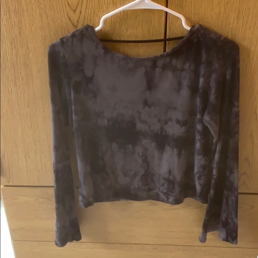 Black tye dye long sleeved crop top